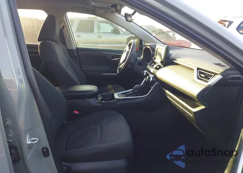 2021 Toyota Rav4 Xle z USA, uszkodzony, nr VIN 2T3W1RFV5MW129433